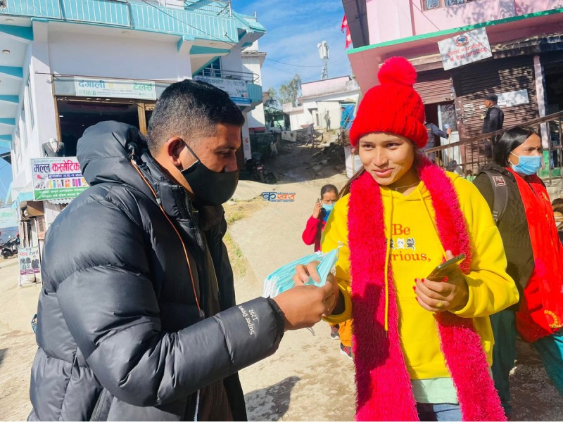 दुई युवाद्धारा निःशुल्क मास्क वितरण